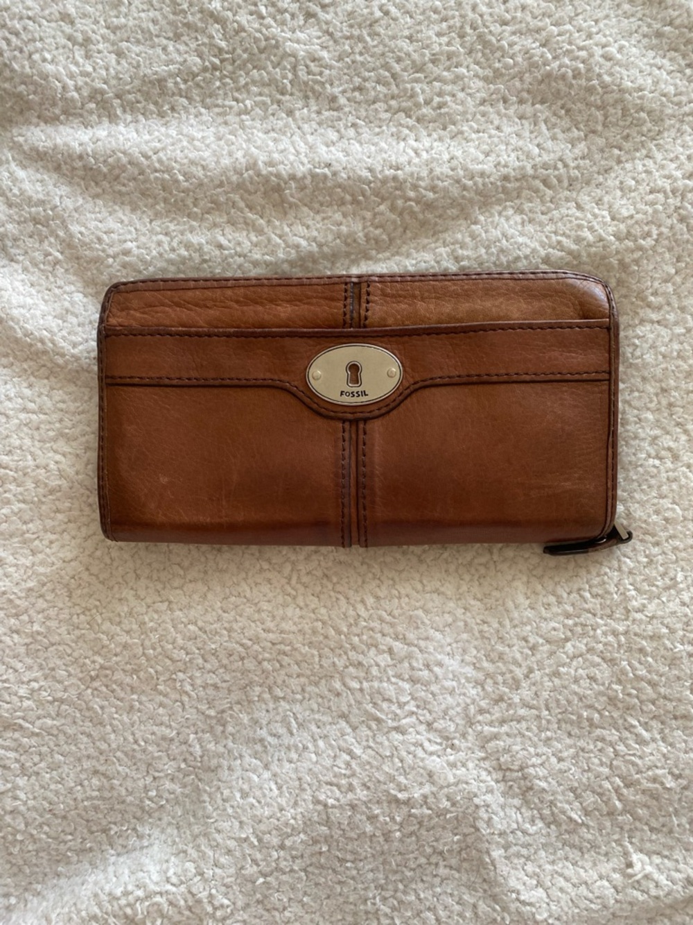 Fossil Brown Leather Zip Around Wallet Keyhole Logo Vintage Style
